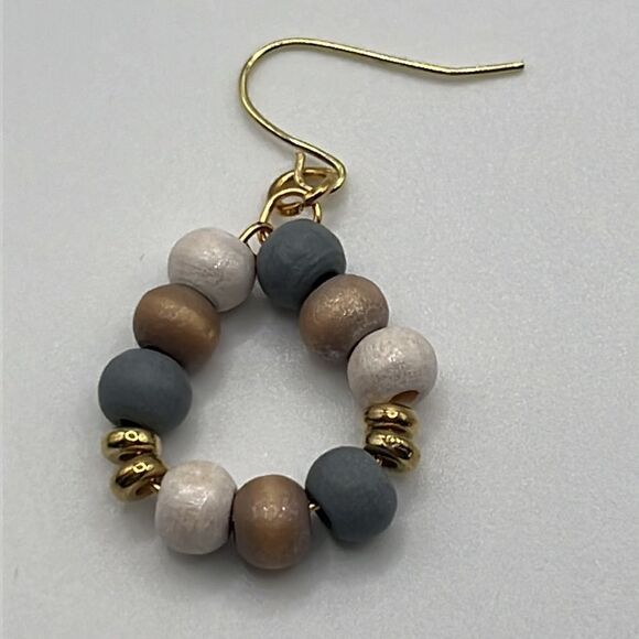 1.5” Gold Tone Beaded Earth Tone Boho Drop Earrings - Picture 6 of 6